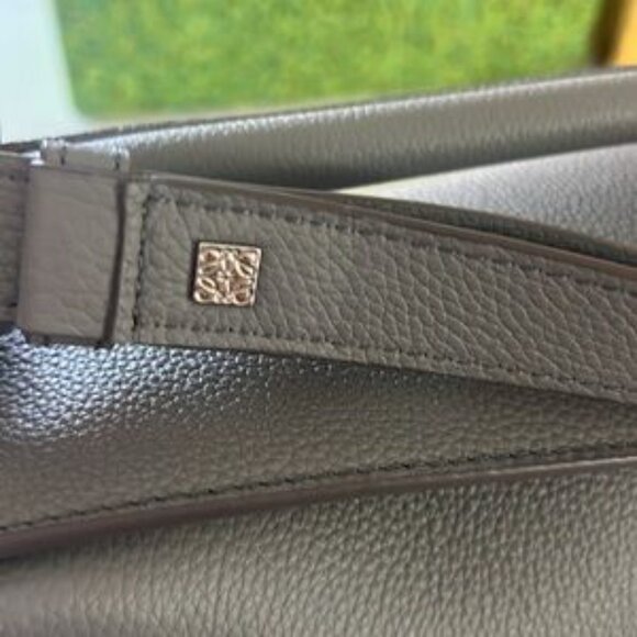 AUTHENTIC Small LOEWE Puzzle Edge Bag in Gorgeous Pearl Grey - Picture 2 of 8